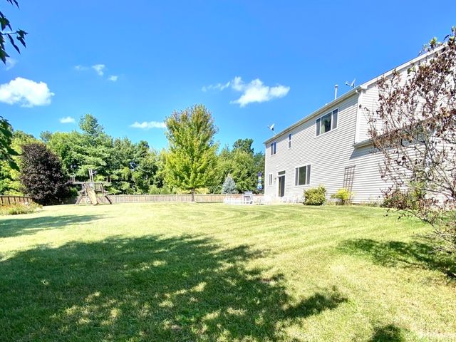 1056 Deertrail Court, Antioch, IL 60002