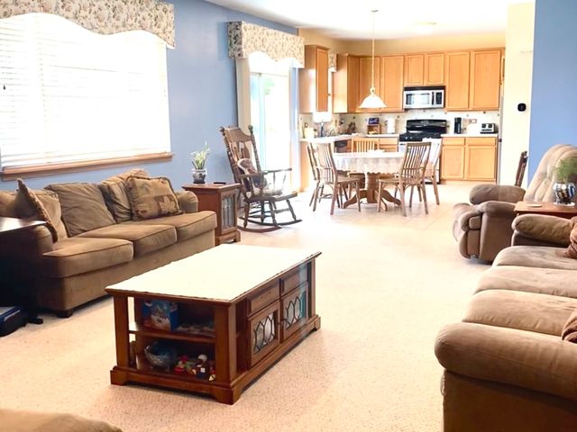 1056 Deertrail Court, Antioch, IL 60002