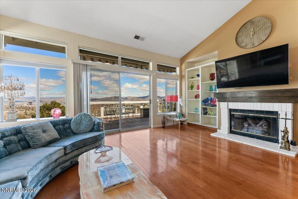 Image 6 of property listing at 6103 Carriage House Way, Reno, NV 89519