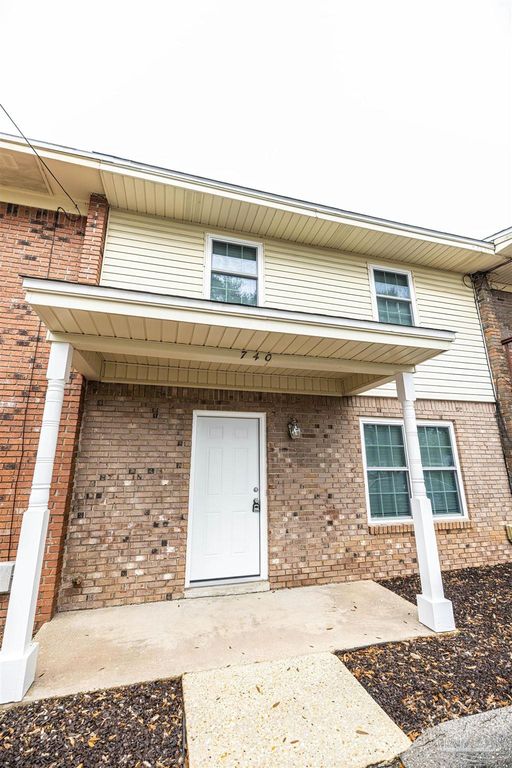 740 N Fairfield Dr, Pensacola, FL 32506
