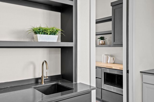 3020 Stonebriar Drive, Waxahachie, TX 75165