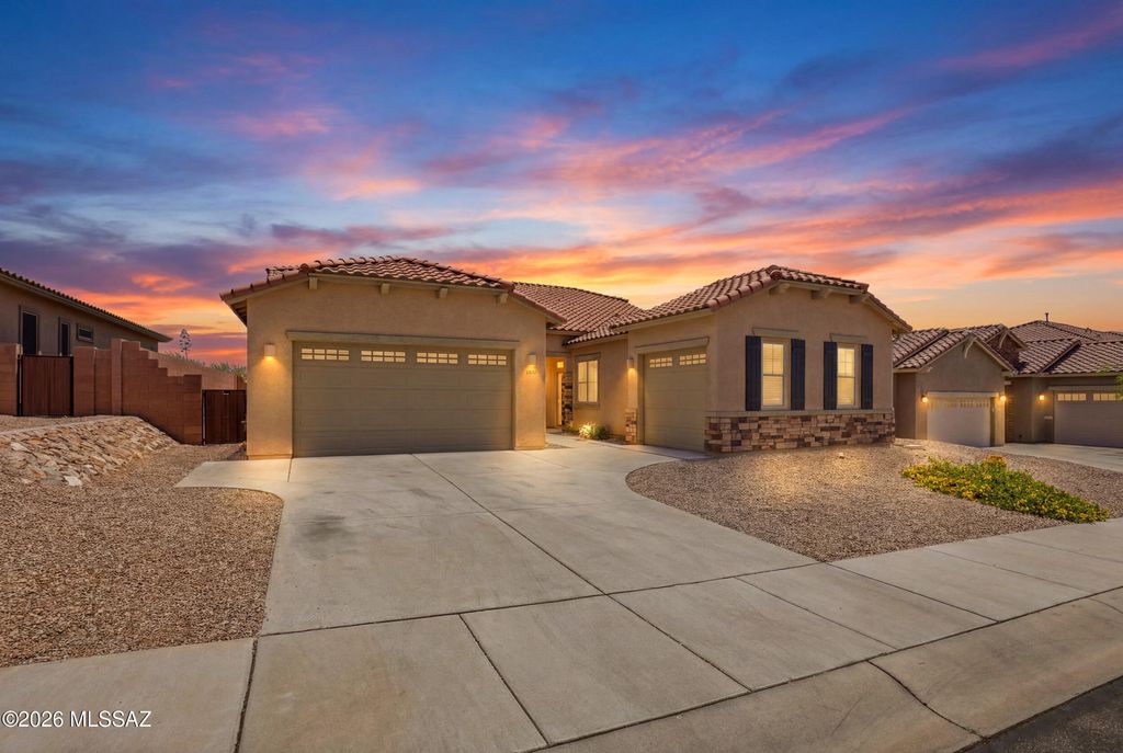 5475 W Dry Creek Court, Marana, AZ 85658