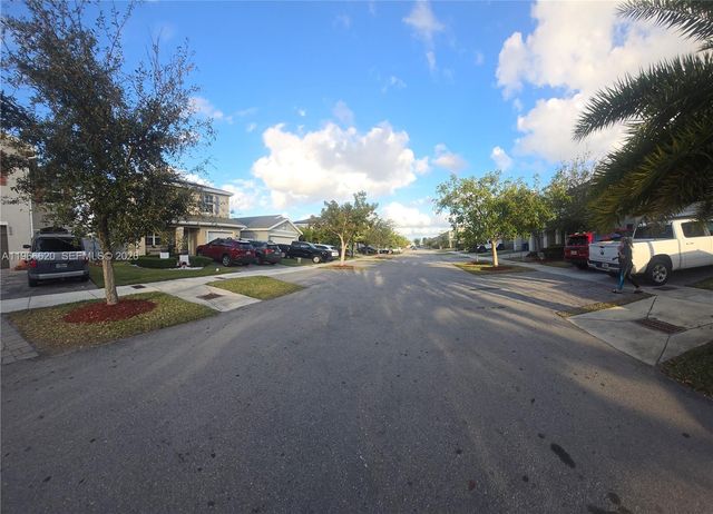 613 NE 5th Way, Florida City, FL 33034