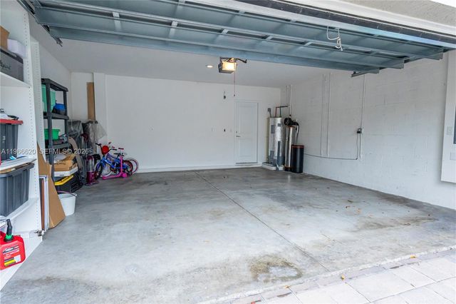 613 NE 5th Way, Florida City, FL 33034
