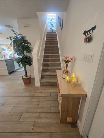 613 NE 5th Way, Florida City, FL 33034
