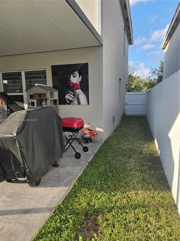 613 NE 5th Way, Florida City, FL 33034