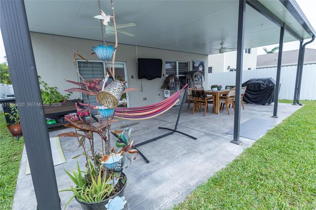 613 NE 5th Way, Florida City, FL 33034