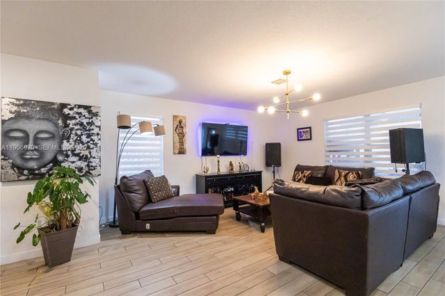 613 NE 5th Way, Florida City, FL 33034