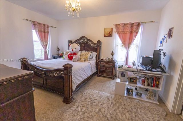 613 NE 5th Way, Florida City, FL 33034