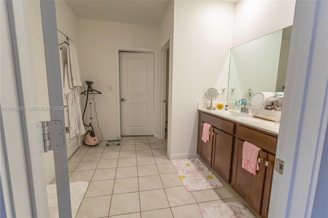 613 NE 5th Way, Florida City, FL 33034