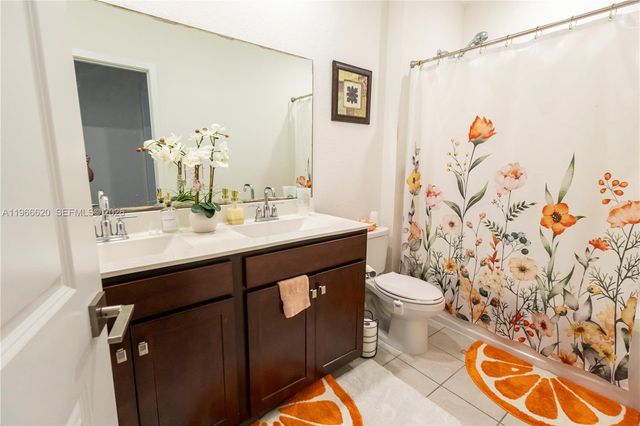 613 NE 5th Way, Florida City, FL 33034