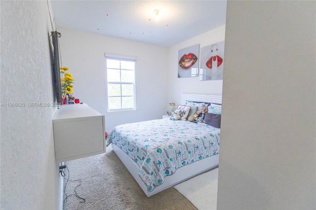 613 NE 5th Way, Florida City, FL 33034