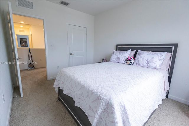 613 NE 5th Way, Florida City, FL 33034