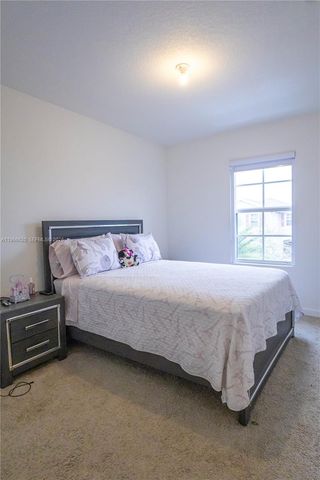 613 NE 5th Way, Florida City, FL 33034