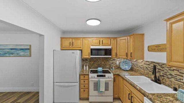 2517 Navarra Drive 1B, Carlsbad, CA 92009