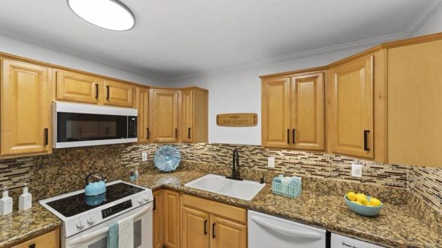 2517 Navarra Drive 1B, Carlsbad, CA 92009