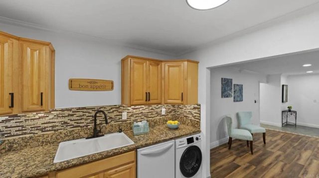 2517 Navarra Drive 1B, Carlsbad, CA 92009