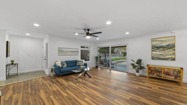 2517 Navarra Drive 1B, Carlsbad, CA 92009