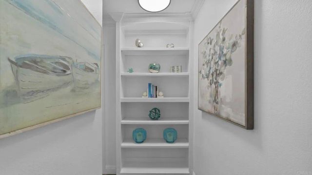 2517 Navarra Drive 1B, Carlsbad, CA 92009