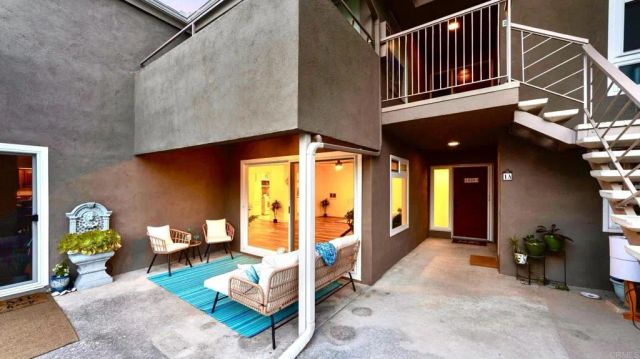 2517 Navarra Drive 1B, Carlsbad, CA 92009