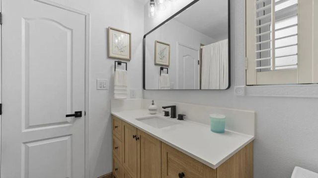 2517 Navarra Drive 1B, Carlsbad, CA 92009