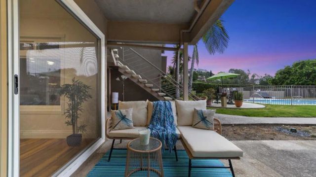 2517 Navarra Drive 1B, Carlsbad, CA 92009