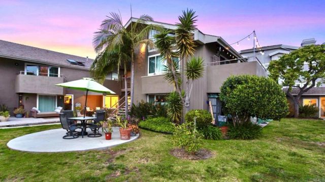 2517 Navarra Drive 1B, Carlsbad, CA 92009