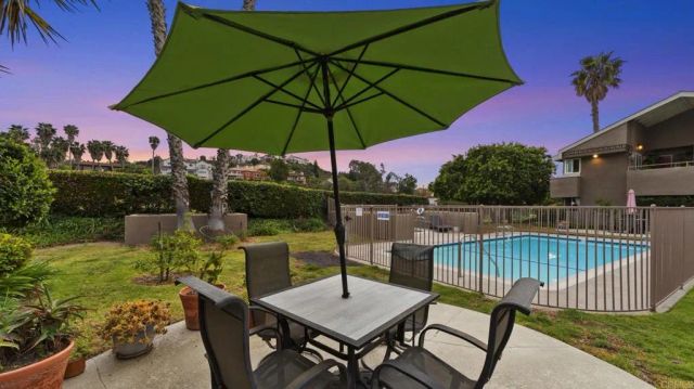 2517 Navarra Drive 1B, Carlsbad, CA 92009