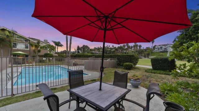 2517 Navarra Drive 1B, Carlsbad, CA 92009