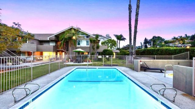 2517 Navarra Drive 1B, Carlsbad, CA 92009