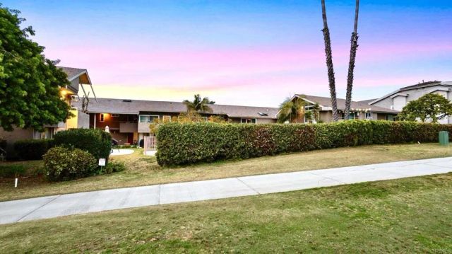 2517 Navarra Drive 1B, Carlsbad, CA 92009