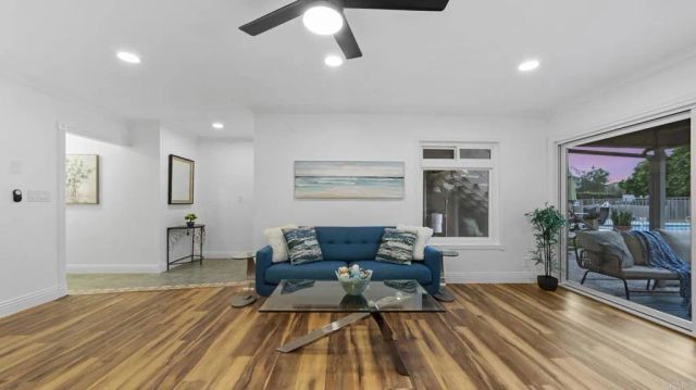 2517 Navarra Drive 1B, Carlsbad, CA 92009