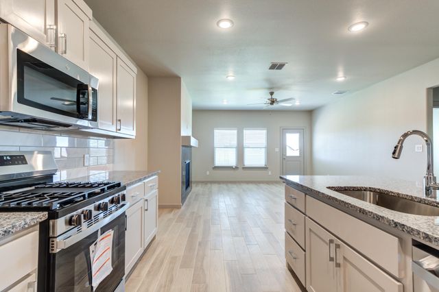 615 E 13th Street, Wolfforth, TX 79382