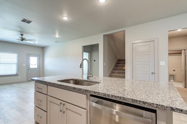 615 E 13th Street, Wolfforth, TX 79382