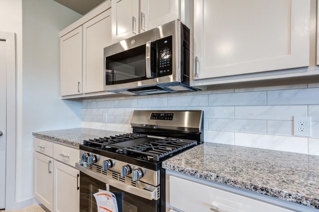 615 E 13th Street, Wolfforth, TX 79382