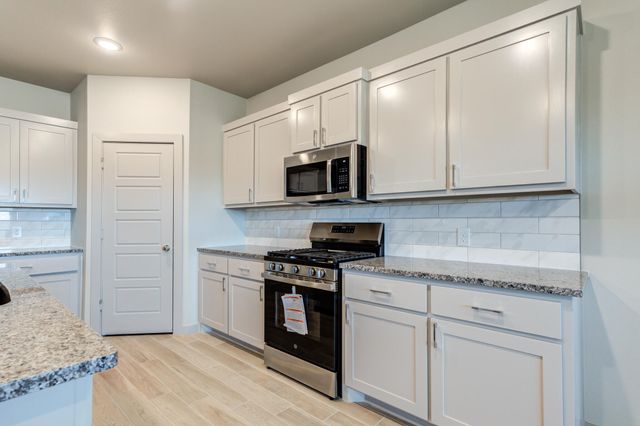 615 E 13th Street, Wolfforth, TX 79382