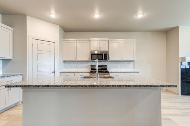 615 E 13th Street, Wolfforth, TX 79382