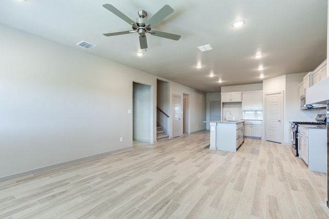 615 E 13th Street, Wolfforth, TX 79382