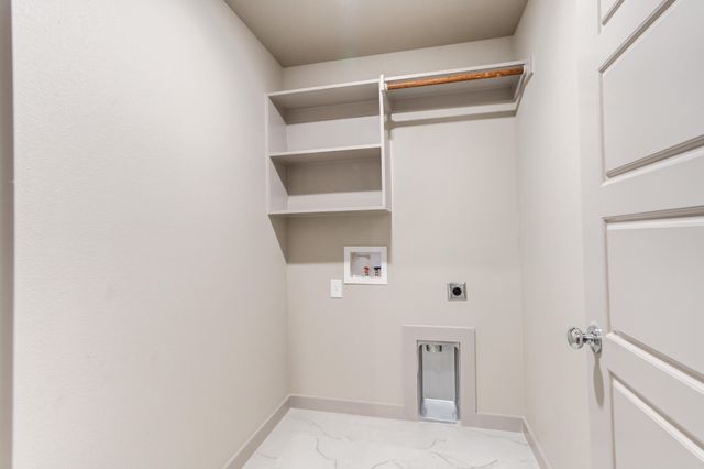 615 E 13th Street, Wolfforth, TX 79382