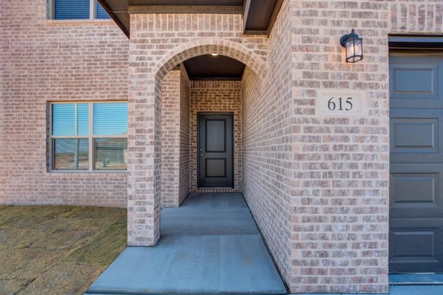 615 E 13th Street, Wolfforth, TX 79382