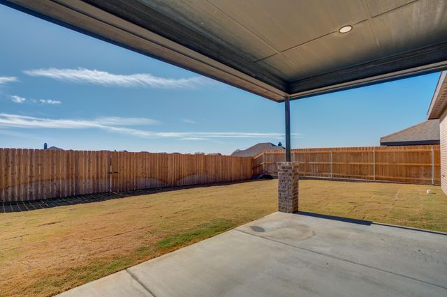 615 E 13th Street, Wolfforth, TX 79382