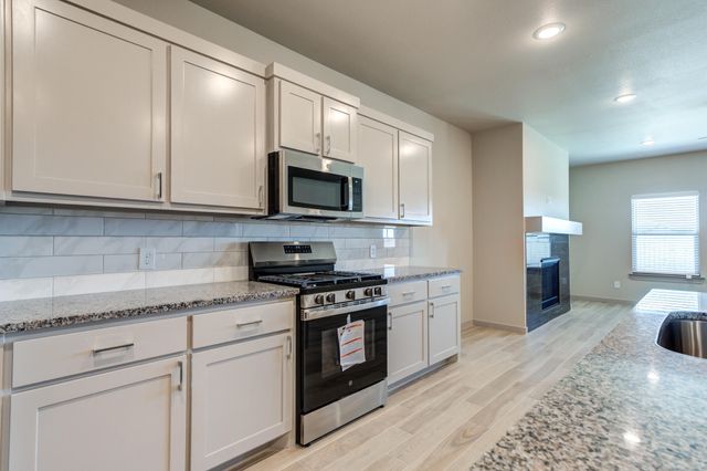 615 E 13th Street, Wolfforth, TX 79382