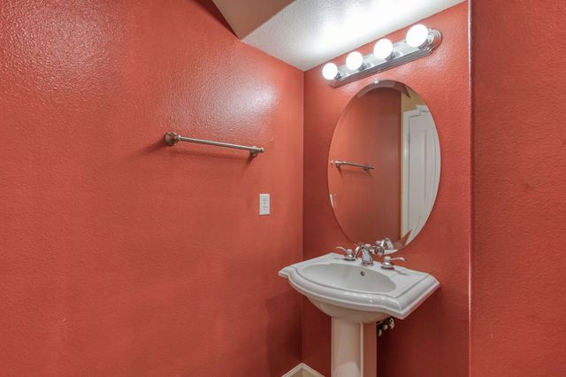 3202 Everglade Avenue, Clovis, CA 93619