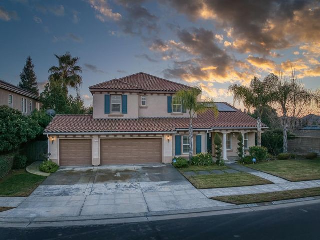 3202 Everglade Avenue, Clovis, CA 93619