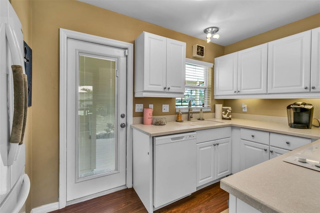 Image 13 of property listing at 3311 MERCER ROAD 3311, Bradenton, FL 34207