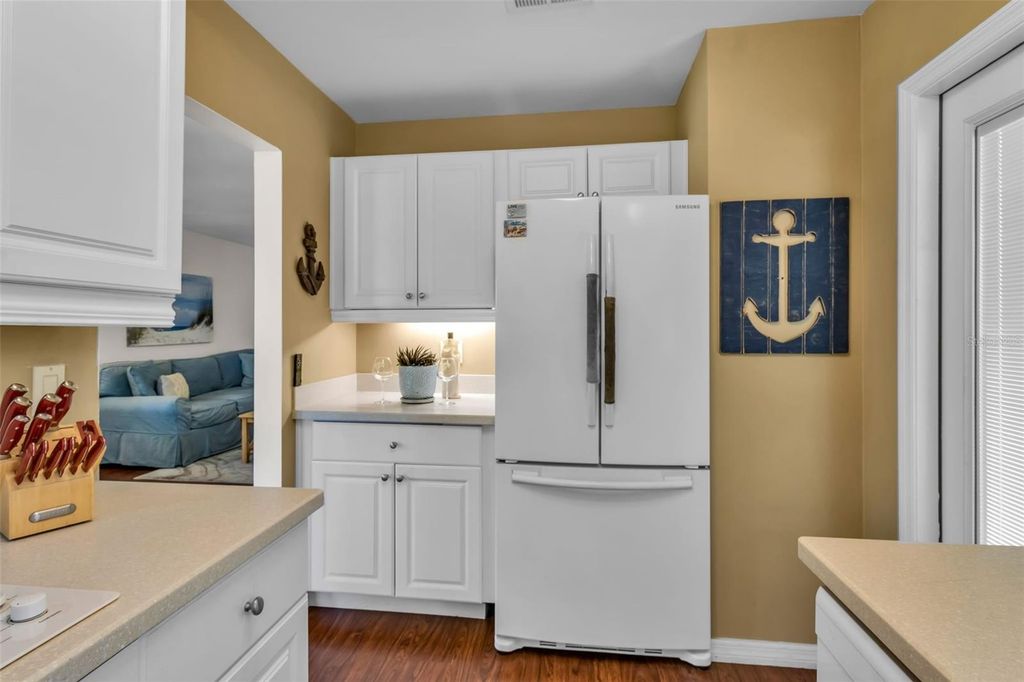 Image 16 of property listing at 3311 MERCER ROAD 3311, Bradenton, FL 34207