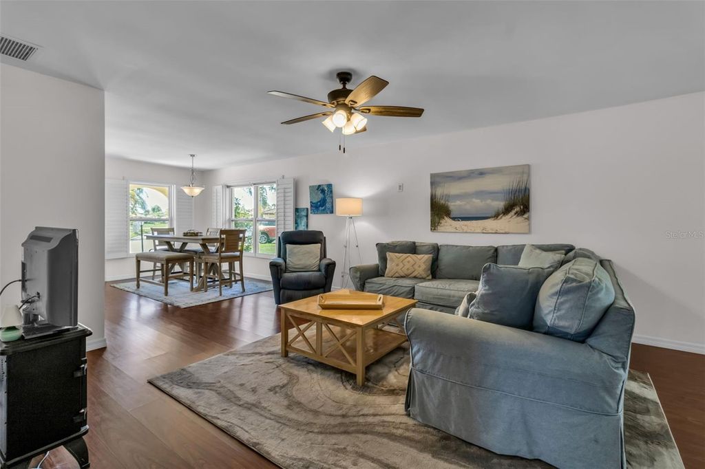 Image 17 of property listing at 3311 MERCER ROAD 3311, Bradenton, FL 34207