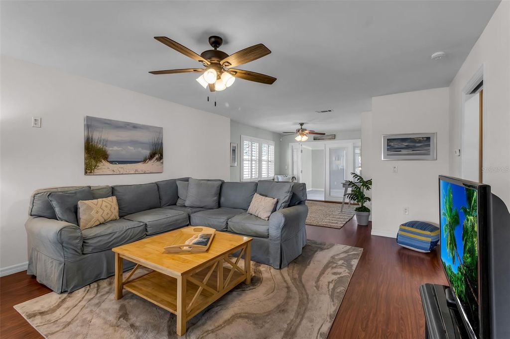 Image 19 of property listing at 3311 MERCER ROAD 3311, Bradenton, FL 34207