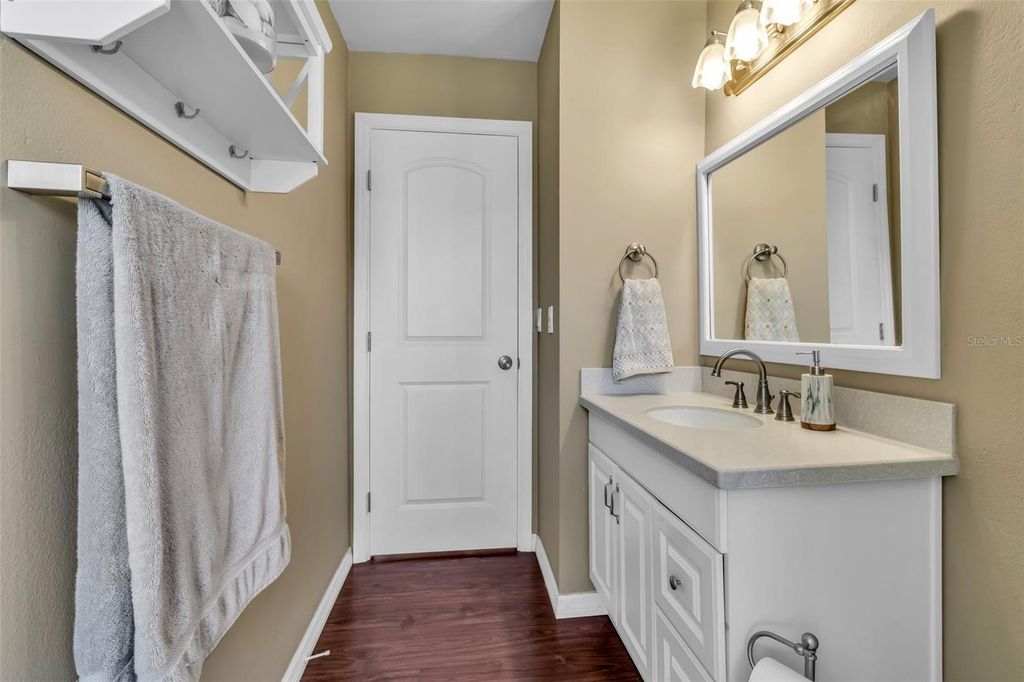 Image 40 of property listing at 3311 MERCER ROAD 3311, Bradenton, FL 34207