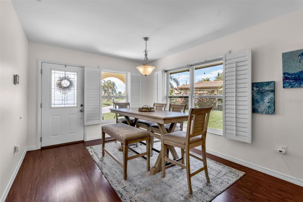 Image 6 of property listing at 3311 MERCER ROAD 3311, Bradenton, FL 34207